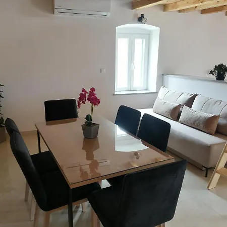 Apartment Ivana *